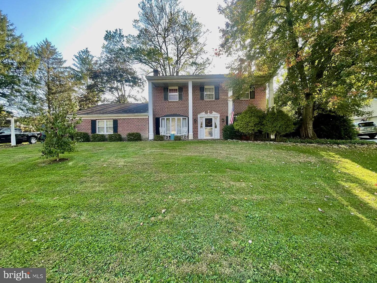 1124 Colonial Rd photo 1