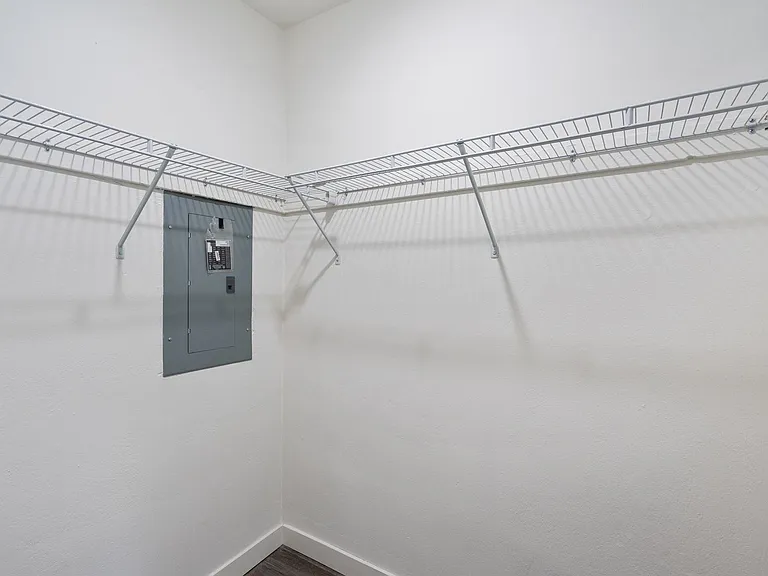 Hillside Apartments — Photo 19