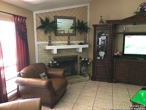 3rd image of 8634 Tanbark Dr