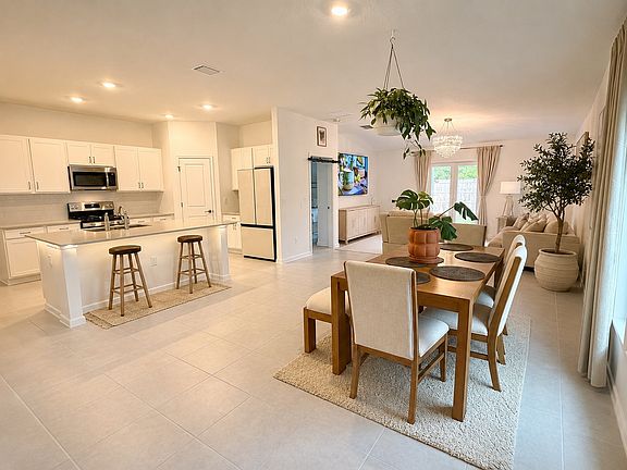 3rd image of 656 Dockside Dr
