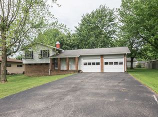 9 Sunset Dr, Mount Vernon, IL 62864