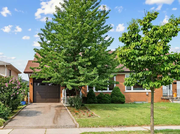 3272 Marlene Ct, Mississauga, ON L4X 2N5