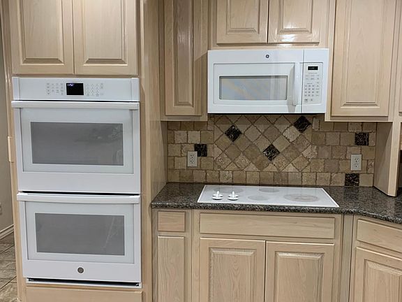 3rd image of 9025 Dublin Ave