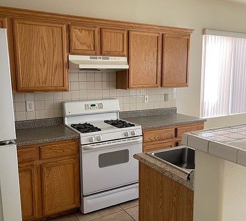 4th image of 5898 Sakhalin Ave