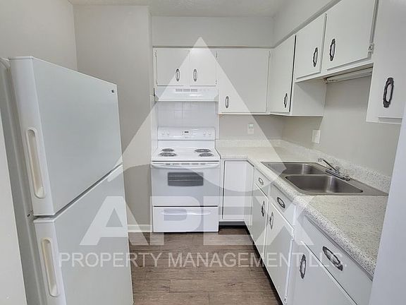 5th image of 301 Dahlia Dr Unit 8