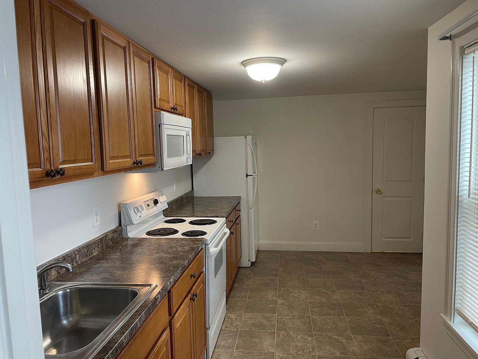 215 West St, Leominster, MA 01453 Zillow