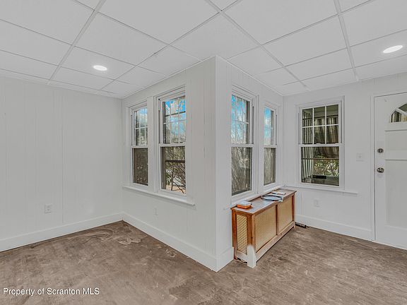 3rd image of 327 12th Ave Unit 1