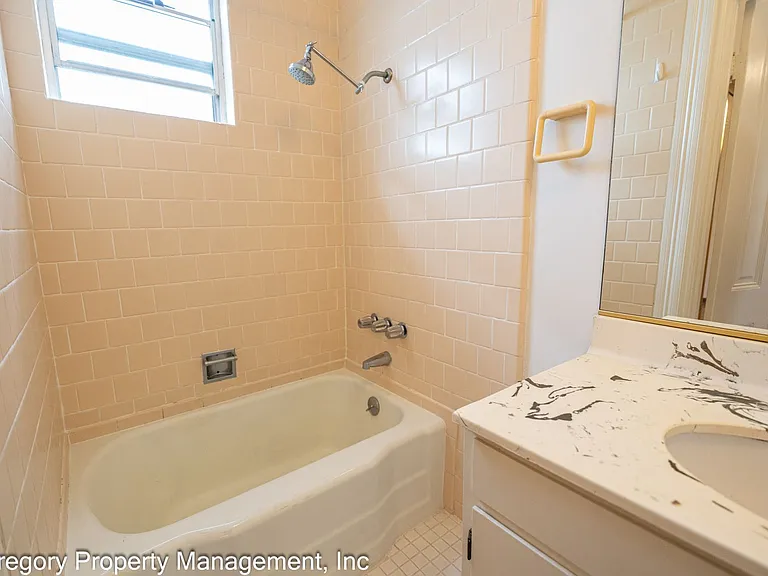 1210 Paru St. — Photo 9