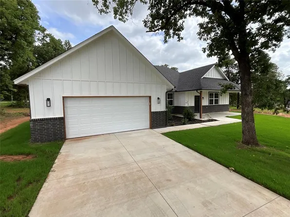 2402 Blackjack Cir, Blanchard, OK 73010