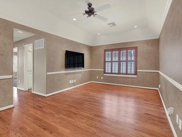 1524 Birdsall St — Photo 24