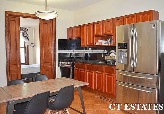 4th image of 705 Macon St #2