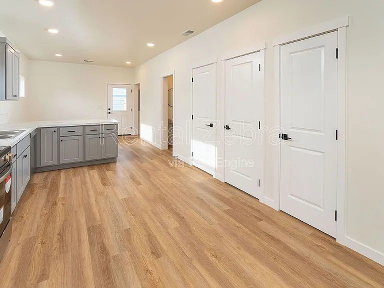 663 SE Dunham St #2 — Photo 30