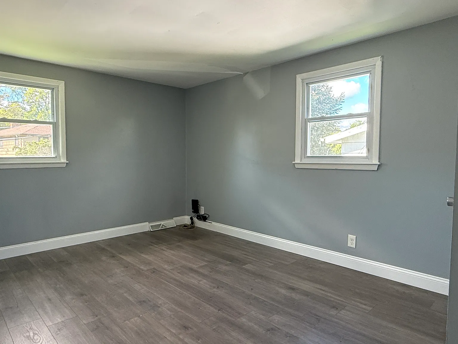 3 bed, 1200 sqft, $1,600 — Photo 4