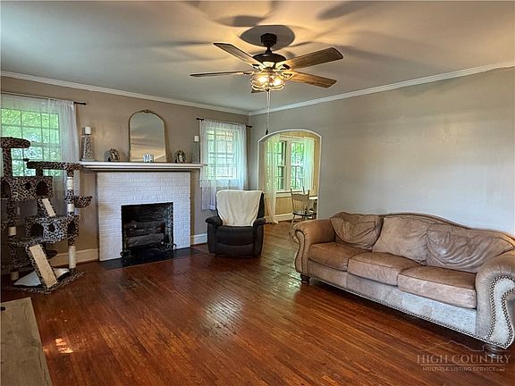 5th image of 202 Academy Street