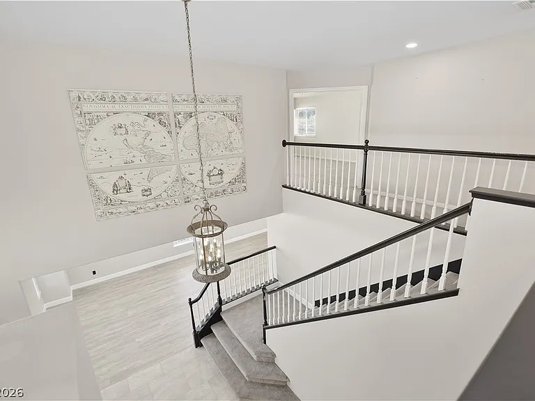 747 Canyon Crest Dr — Photo 32