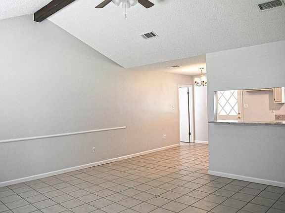 5th image of 302 Kelso Dr