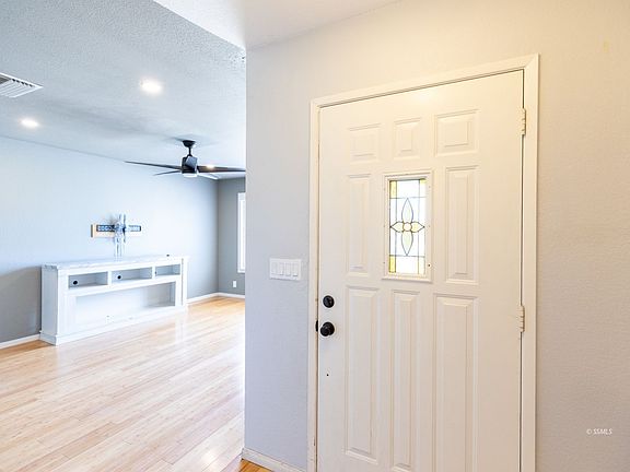 5th image of 425 Lorie Ann St