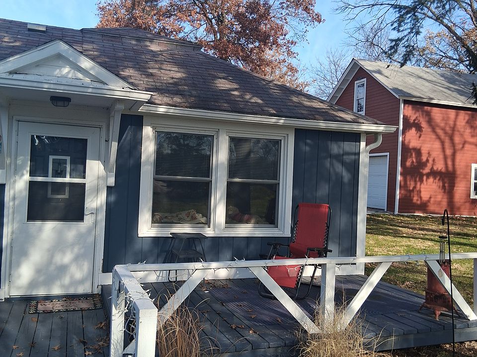 1st image of 116 N Van Buren St