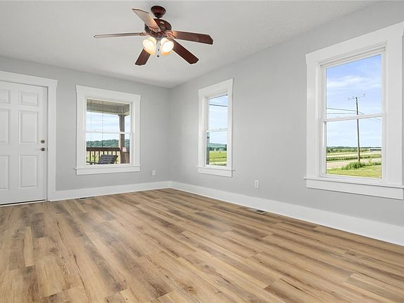 4th image of 9945 Raiders Rd