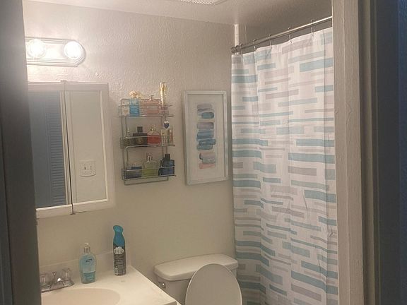 5th image of 5231 N 42ND Parkway