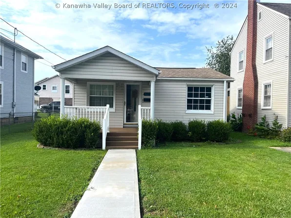 1315 Moore Ave, Dunbar, WV 25064