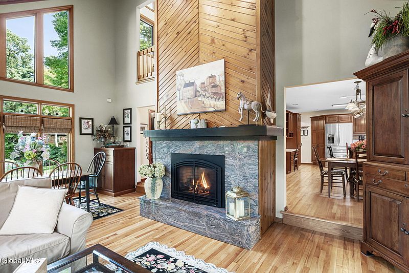 4th image of 25 Oaktree Lane