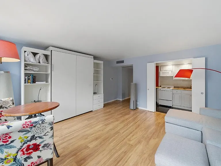 260 E Chestnut St #2306 — Photo 1