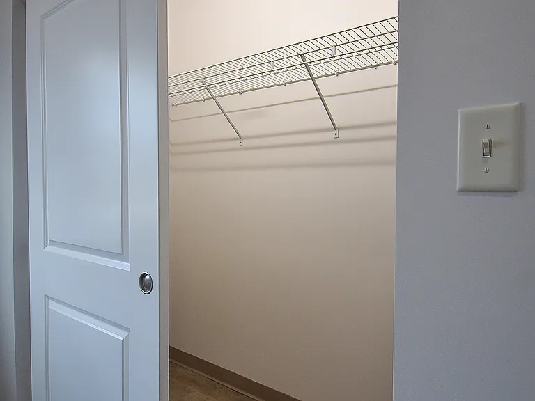Crossroads Place Apartments — Photo 51