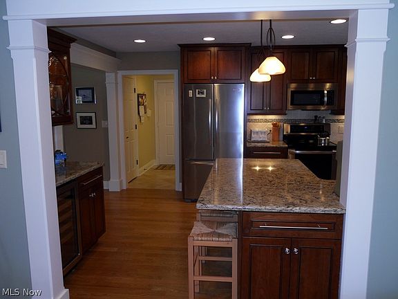 4th image of 2031 Fairway Blvd