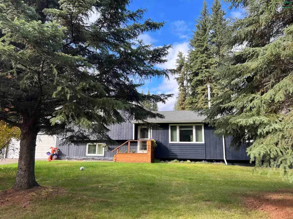 1689 Palomino Dr, North Pole, AK 99705