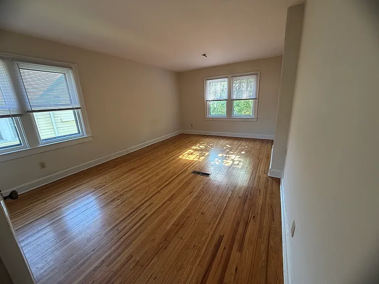 2757 Indianola Ave — Photo 14