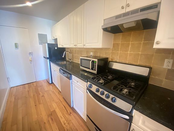 5th image of 126 E 101st St #4Y