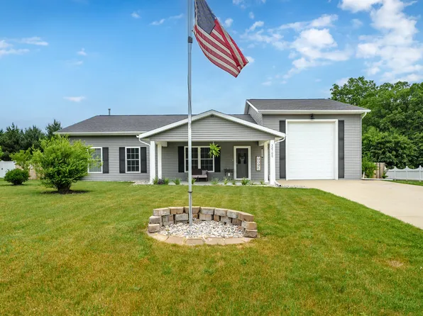 32700 Pinedale Ln, Gobles, MI 49055