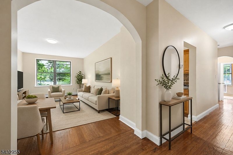 1st image of 5 Pomona Ave #2C