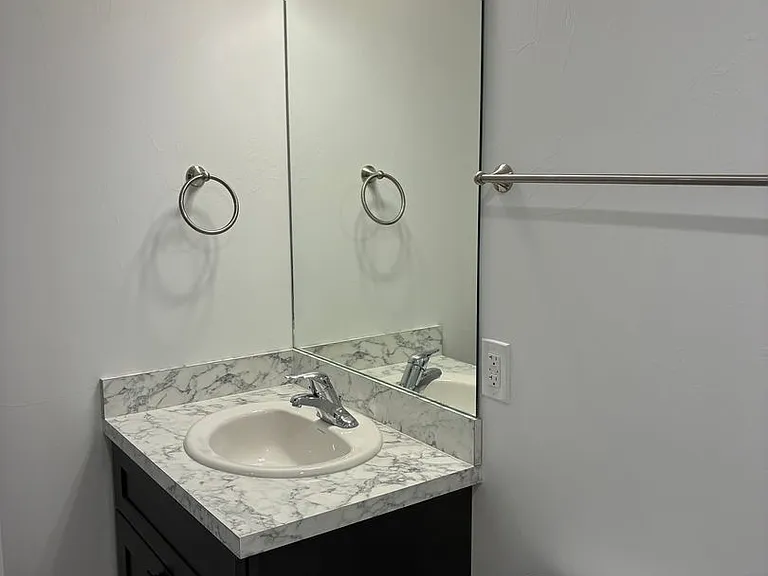 1144 Abigail Ln — Photo 13
