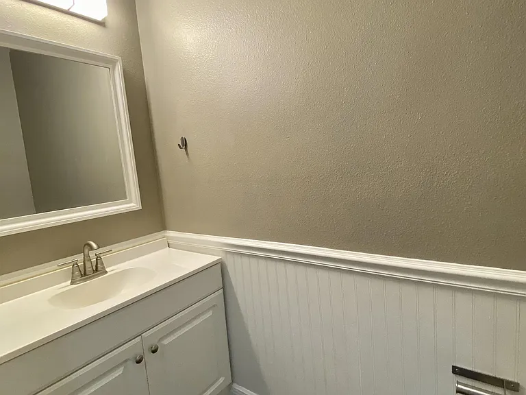 1343 Broken Oak Dr #B — Photo 8
