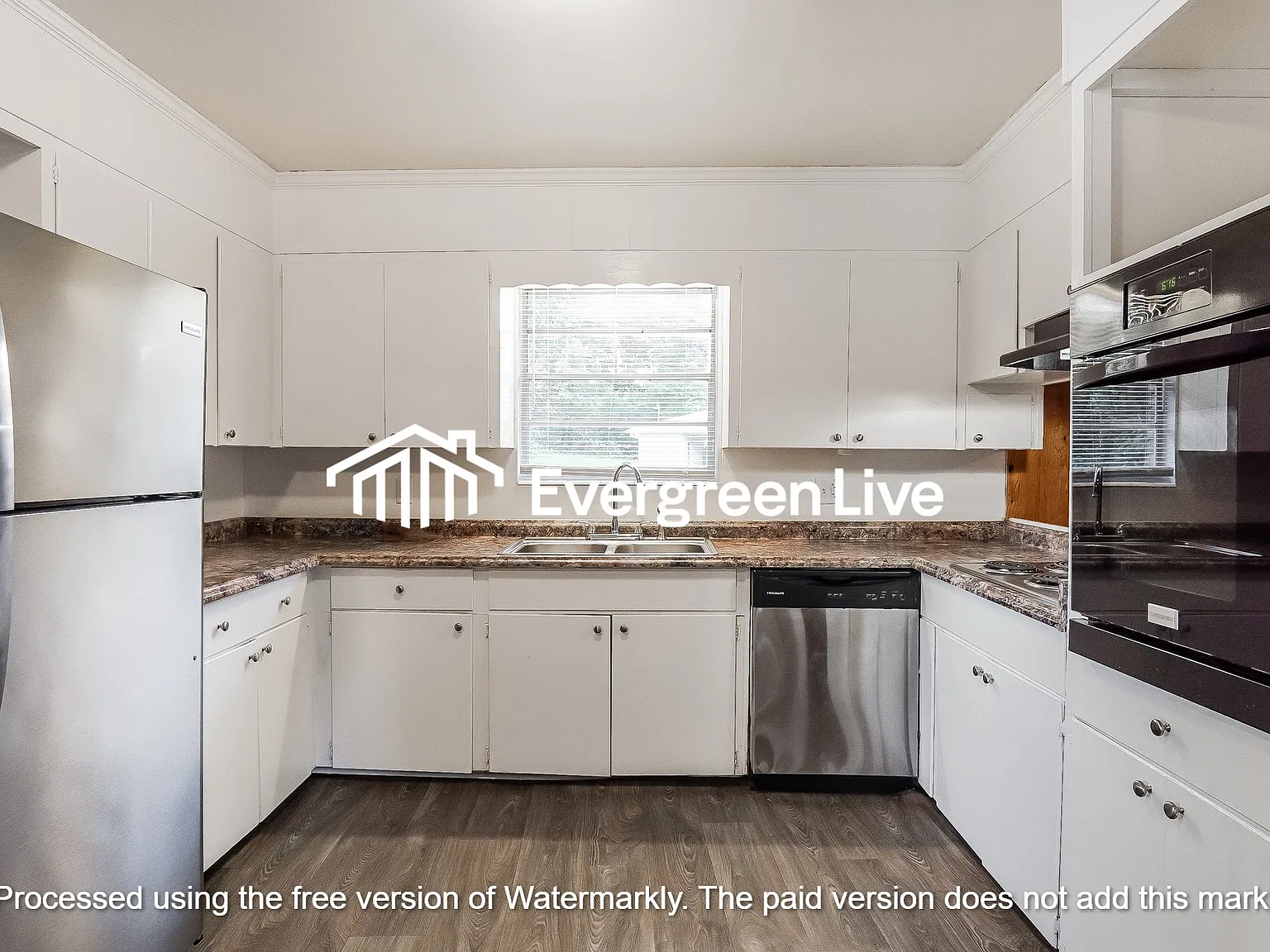 3 bed, 2.0 bath, 1558 sqft, $1,295 — Photo 4