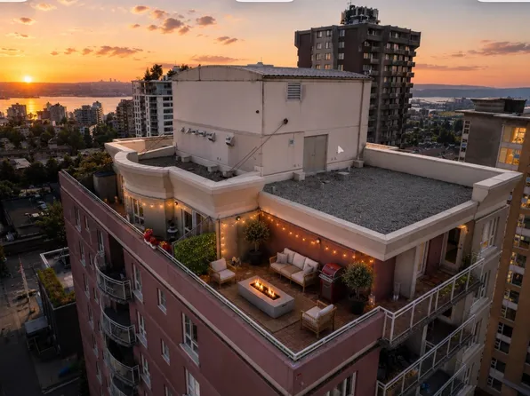 121 W 15th St #1604, North Vancouver, BC V7M 1R8