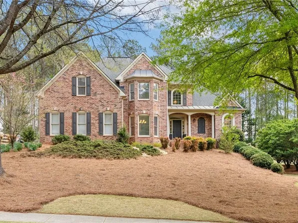 107 Grand Ave, Suwanee, GA 30024