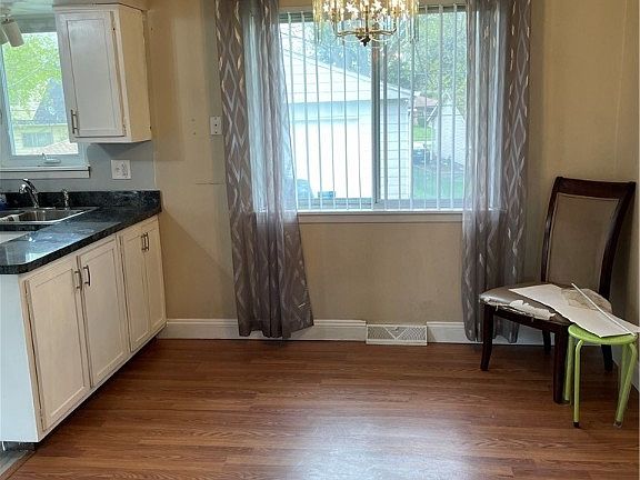 3rd image of 5857 Scarlet Oak Dr