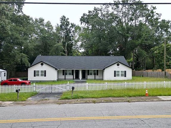 2nd image of 1305 E Broughton St