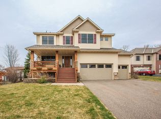 1562 Woodside Ct NE, Fridley, MN 55432