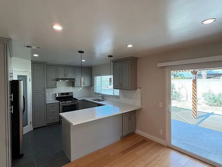 927 Redlen Ave — Photo 35