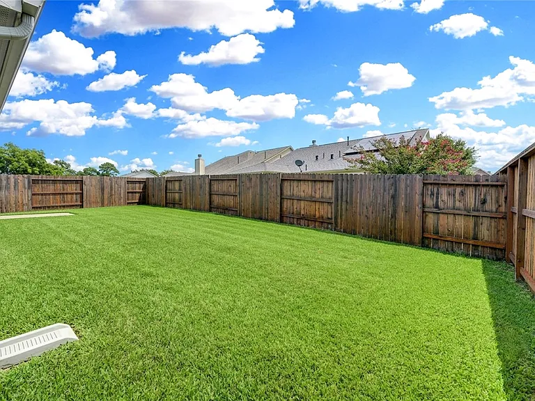 16702 Grovetrail Ln — Photo 38