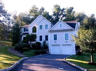 32 Greenwich Ave, Central Valley, NY 10917