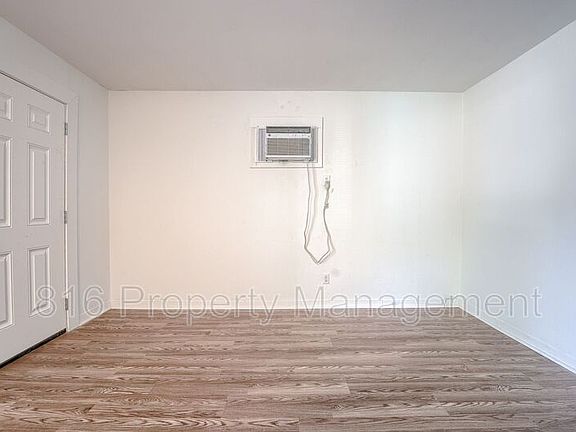 4th image of 15216 Bellaire Ave Unit 15216