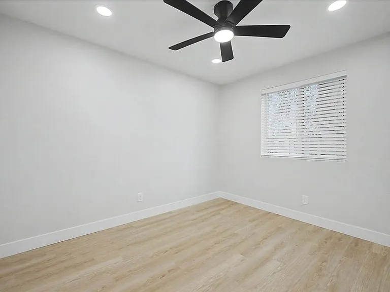 1604 N Forgeus Ave — Photo 15