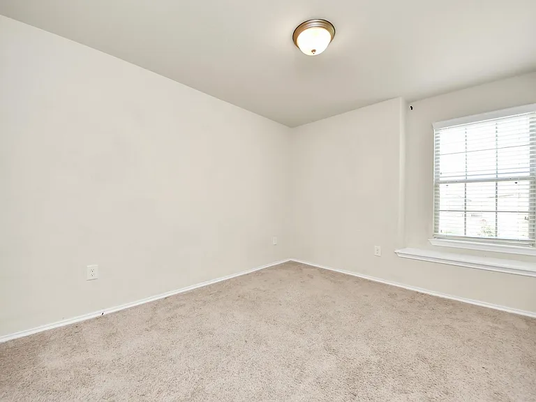 15802 Sunny Stone Dr — Photo 6