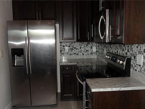 3rd image of 10517 Lucaya Dr