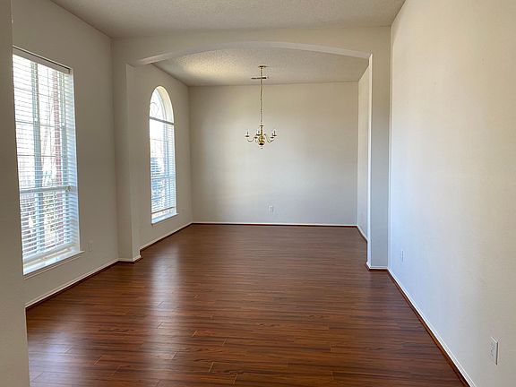 3rd image of 6920 Marigold Ct